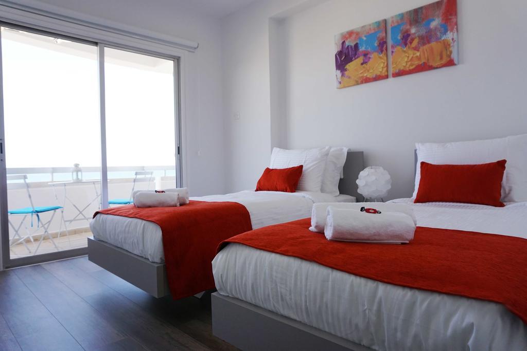 Lazuli Sea View Beachfront Ap 43 Larnaca Exterior foto